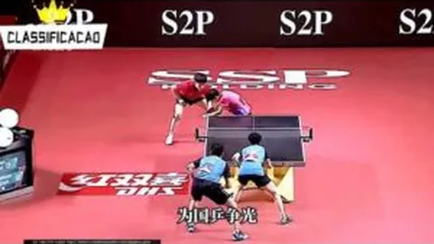 “周定洋品尝京味豆汁，坦言表情尴尬：外地人感受不佳”